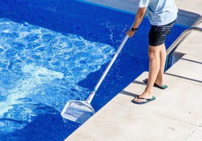 Hire a Good Maintenance Staff for Cleaning Your Pool
