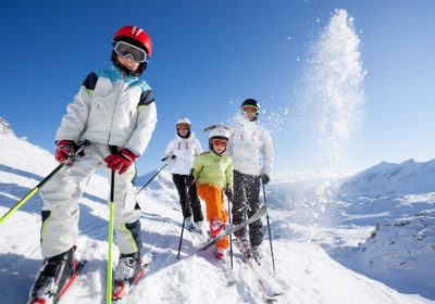 Skiing with Kids: Tips and Tricks for a Successful Family Ski Holiday